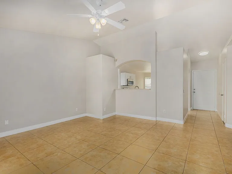 8520 W Palm Ln #1103 — Photo 3