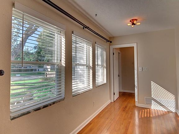 4th image of 3109 Knollwood Cir