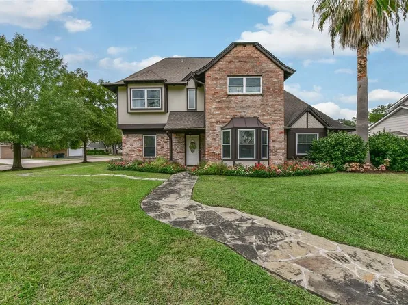 10830 Piping Rock Ln, Houston, TX 77042