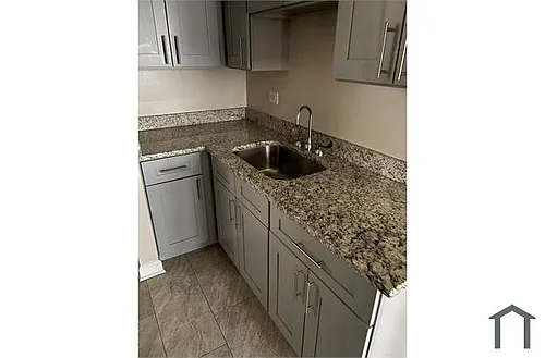 7600 S Green St #2 Photo 1
