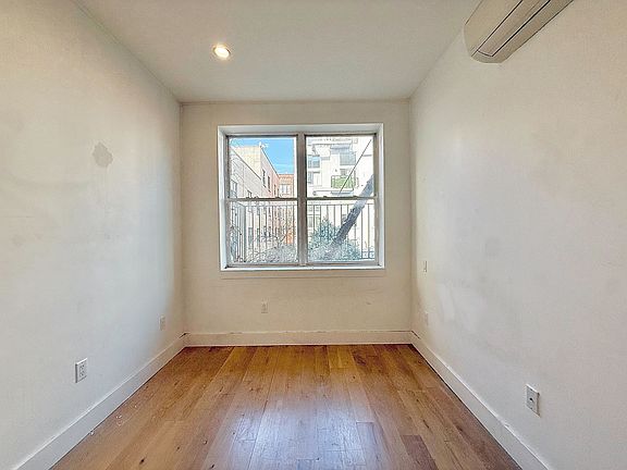 2nd image of 83 Montrose Ave #2L