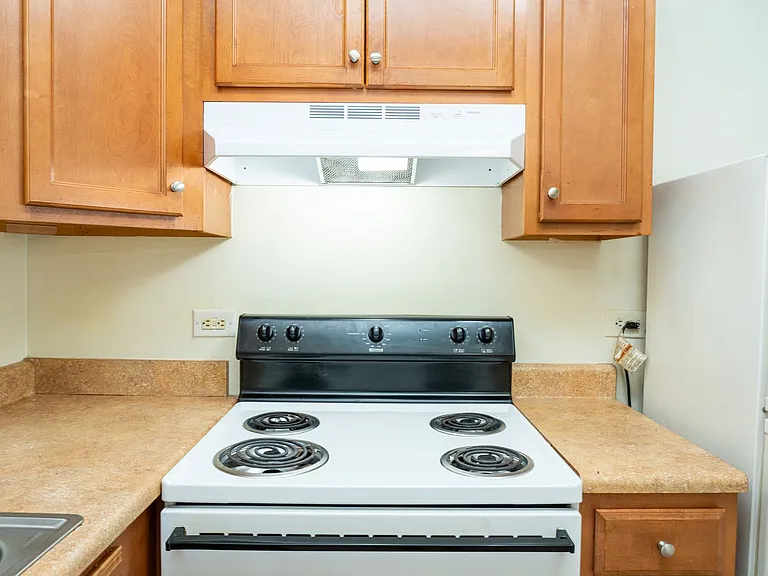 Lynnhaven Apartments — Photo 32