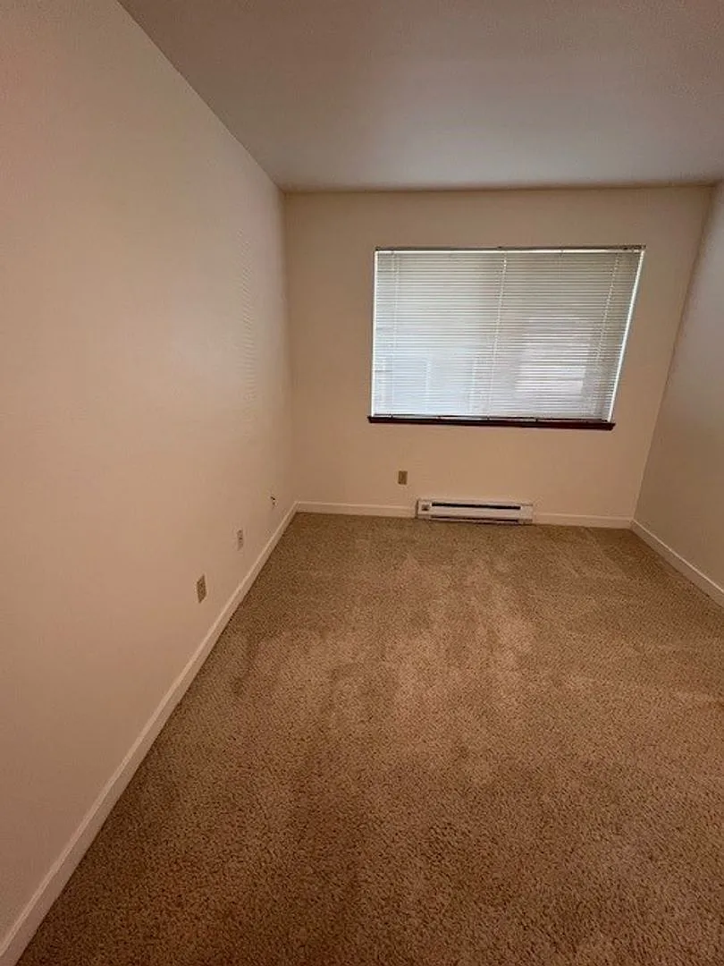 Jefferson Court — Photo 3