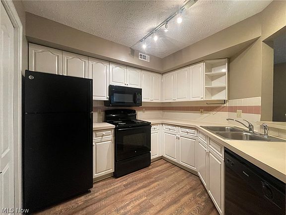 2nd image of 332J Village Pointe Dr #10