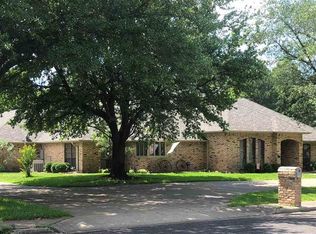 207 Spring Valley Rd, Henderson, TX 75652