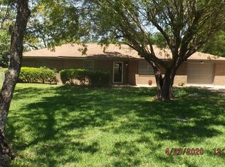 2205 Court Dr, Palestine, TX 75803