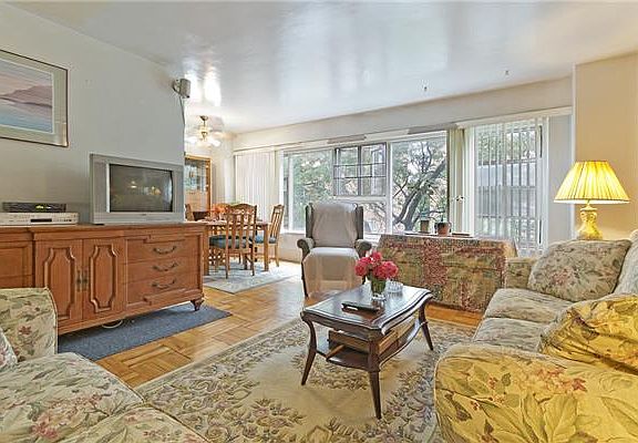 3rd image of 130 Saint Edwards St APT 5B