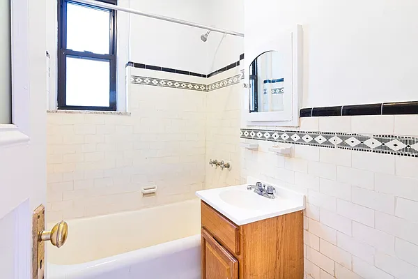 Rented by Modern Spaces | media 12