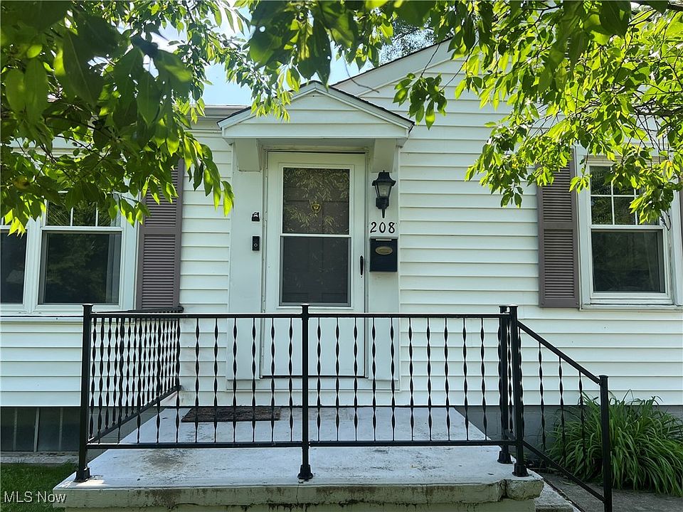 1st image of 208 Park St