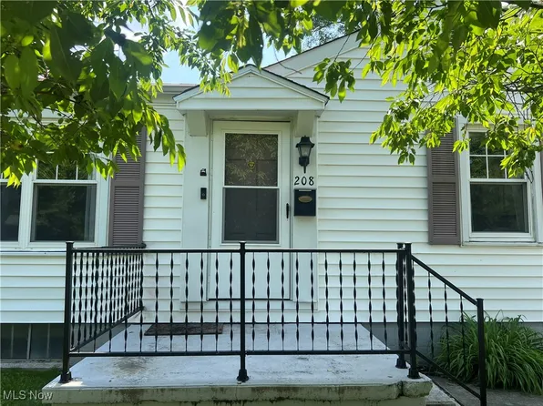 208 Park St, Saint Clairsville, OH 43950