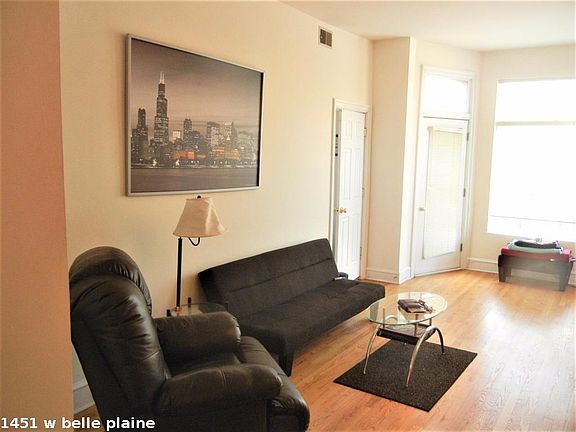 4th image of 1451 W Belle Plaine Ave #1611