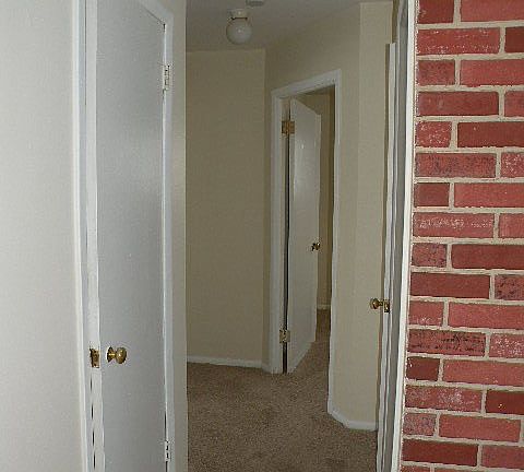 4th image of 6010 Pickway Dr
