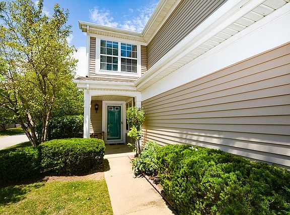 3rd image of 8948 Heathwood Cir #D