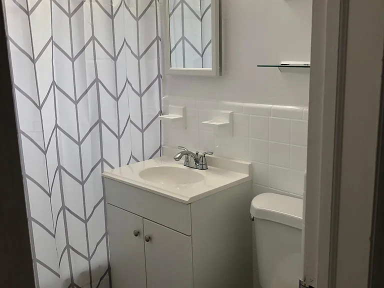 233 Phoenetia Ave #3 — Photo 6