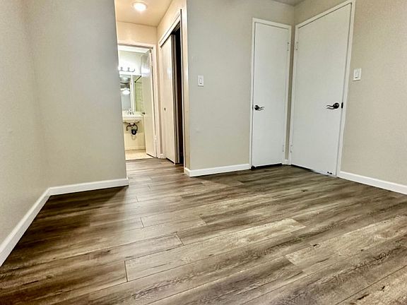 3rd image of 953 Lupin Ave #9