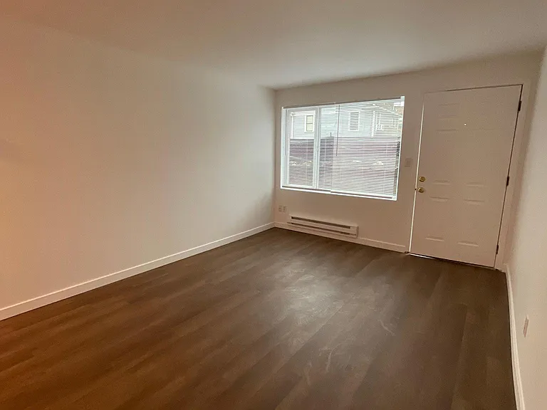 420 E Harrison St #3 — Photo 3