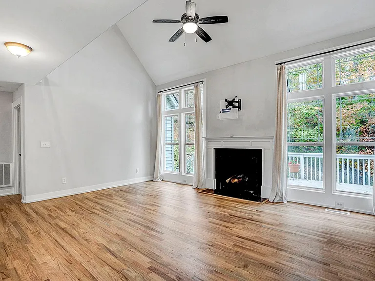 520 Ruth Cir — Photo 7