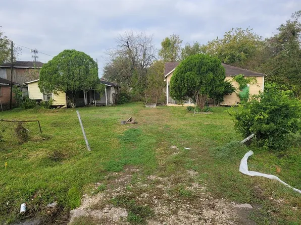 3009 Staples St, Houston, TX 77026