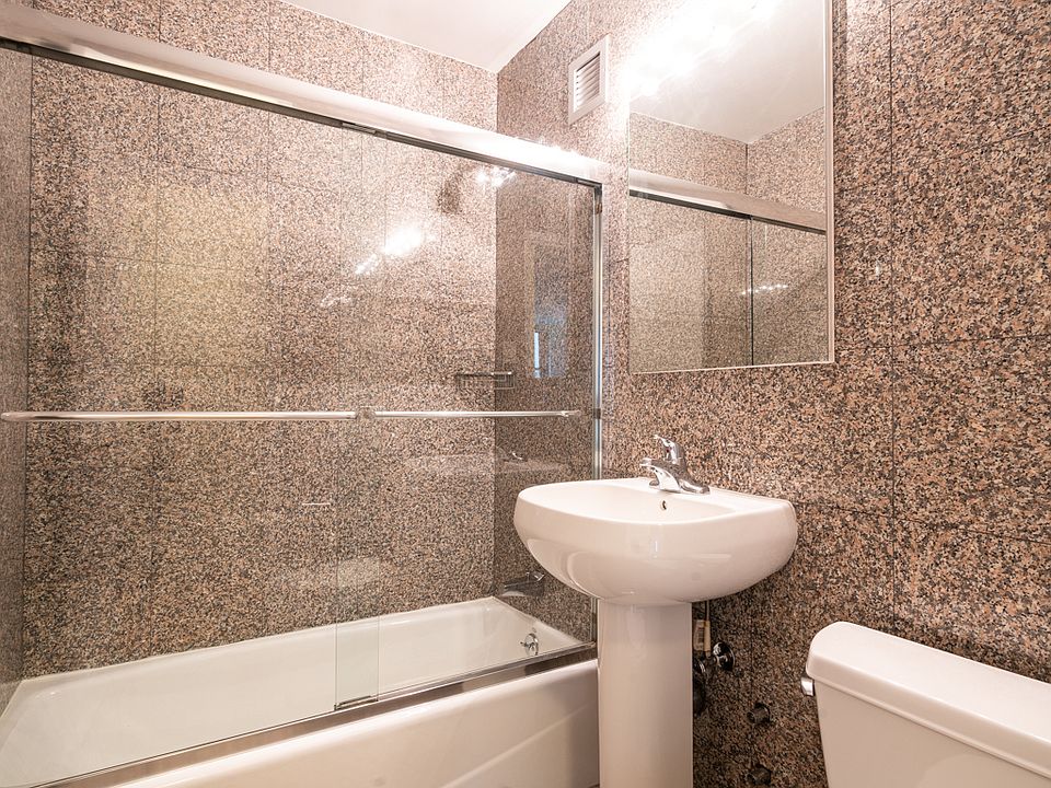2nd image of 315 W 57th St APT 11A