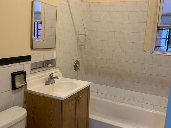 5th image of 1172 Rogers Ave #1