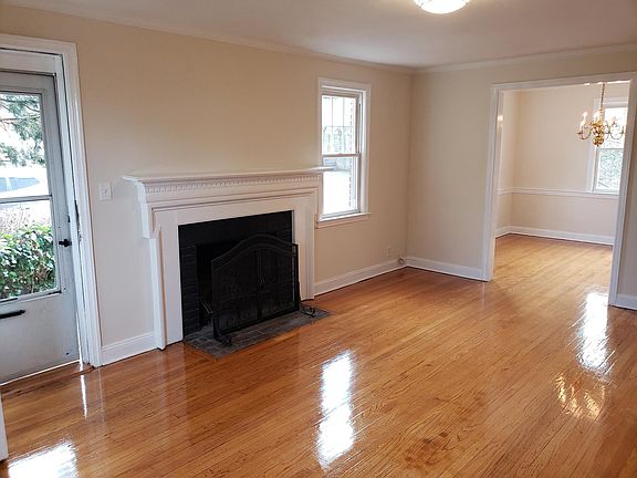 3rd image of 4641 Hanford St #A