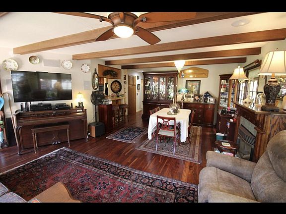 4th image of 733 Dover Ct
