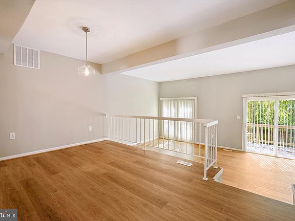 3rd image of 11904 Bargate Ct