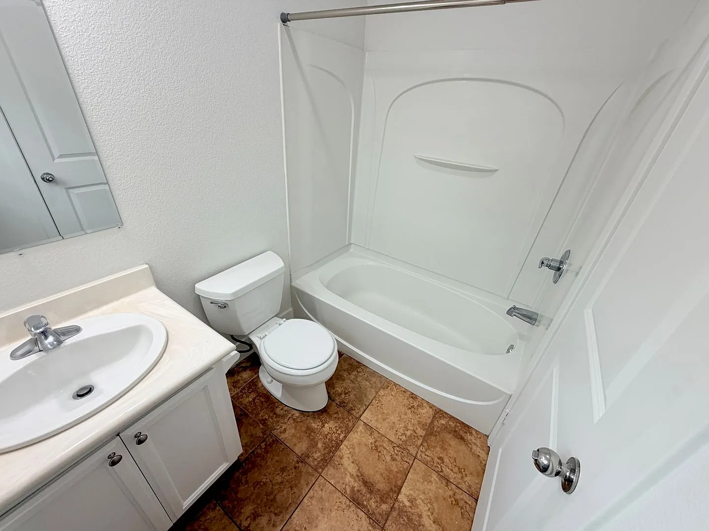 Private & Recently Updated 1-Bedroom, 1-Bath Unit in Santa Rosa — Photo 3