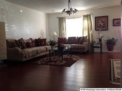 4th image of 7352 Fox Creek Dr