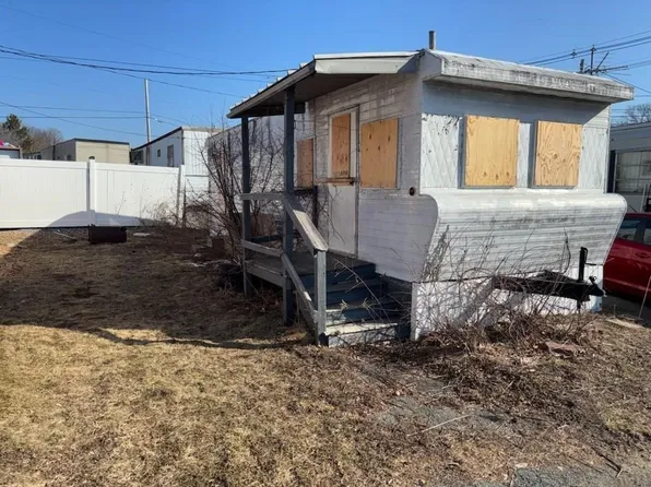 98 Newbury St #23B, Danvers, MA 01923