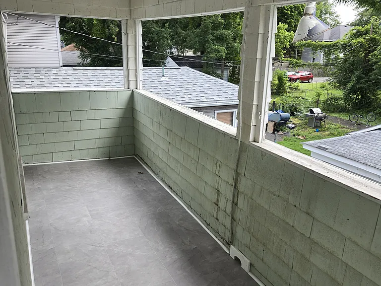 20 Paige St — Photo 2