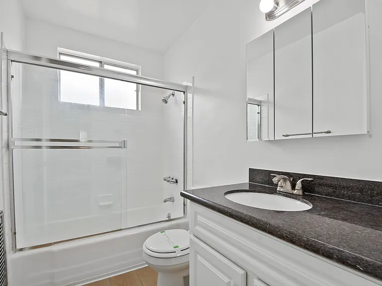 1550 Saltair Ave, prime West LA location! — Photo 3