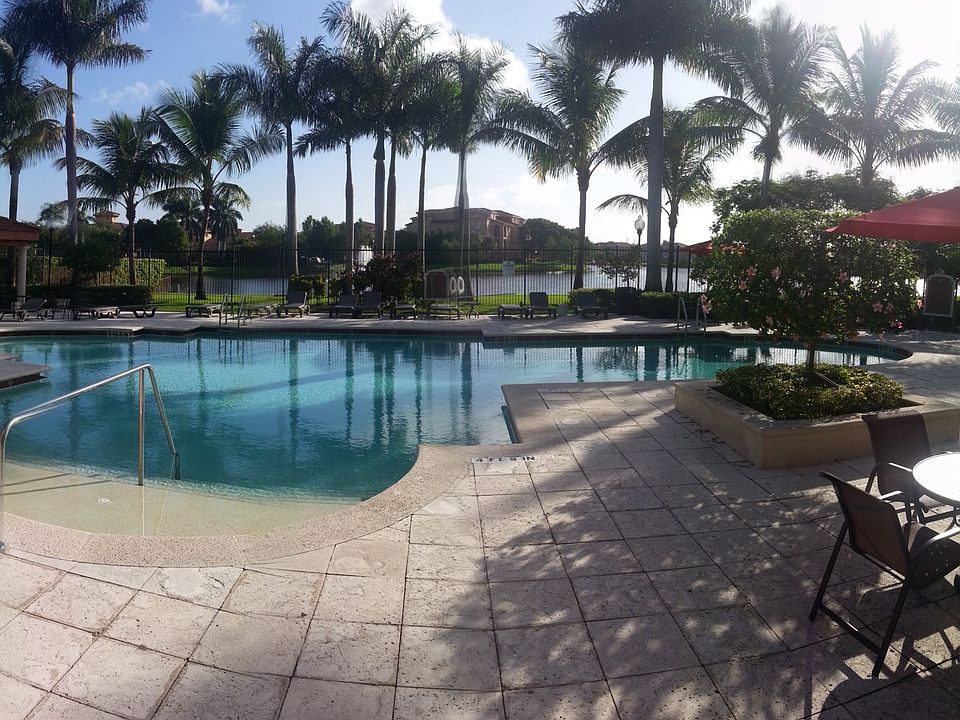Resort Style Pool
