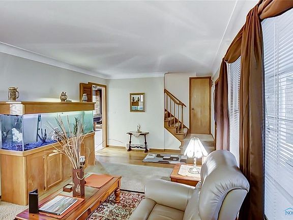 3rd image of 1072 Westbrook Dr