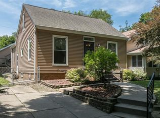 240 12th St NW, Cedar Rapids, IA 52405