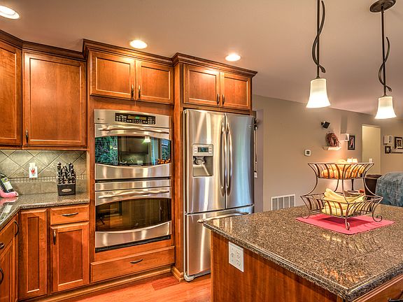 3rd image of 7502 78th St NE