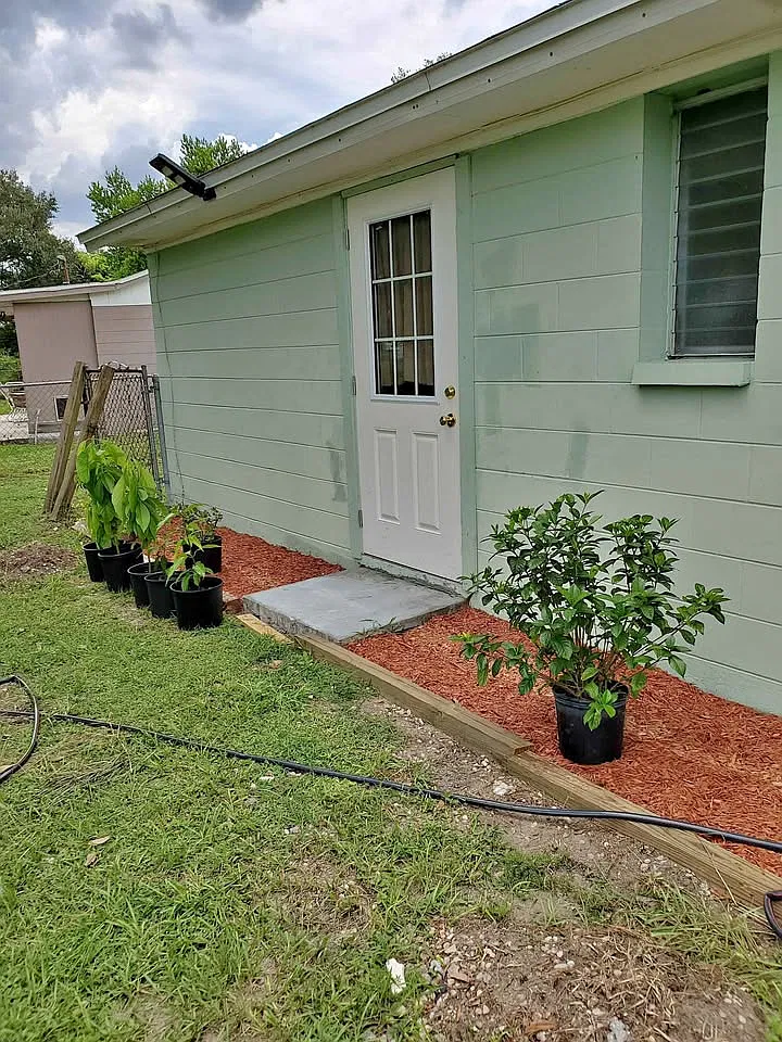 2115 Cordova Cir W — Photo 1