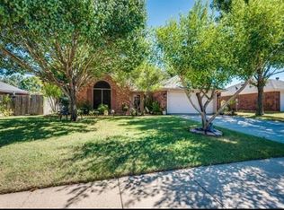 1406 Ridge Dr, Midlothian, TX 76065