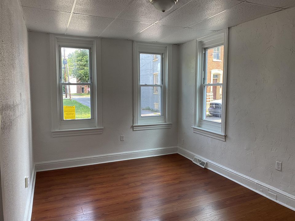 28 E Maple St, York Apt 1R Apartment Rentals York, PA Zillow
