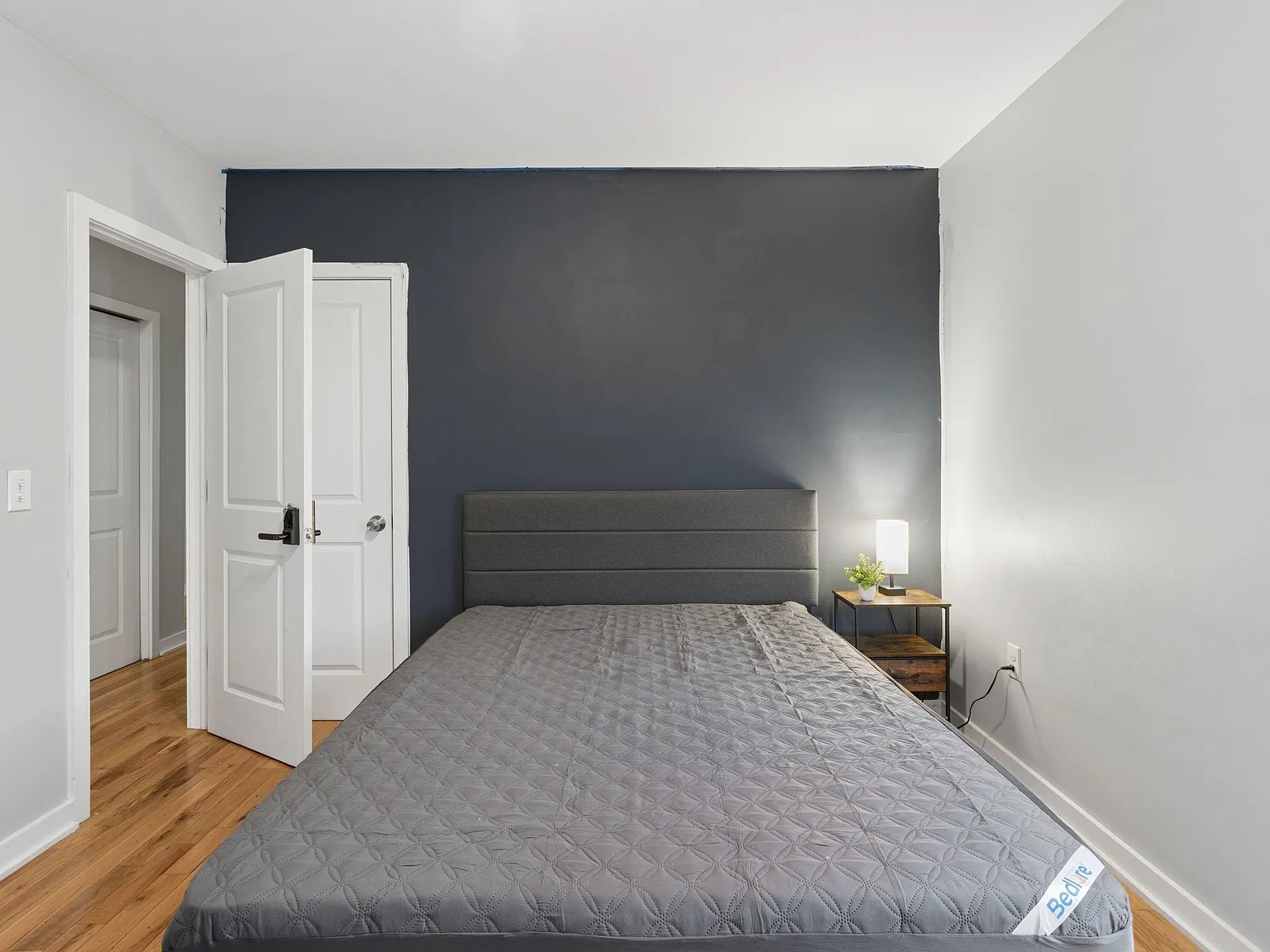 4 bed, 6.0 bath, 1800 sqft, $1,421 — Photo 3