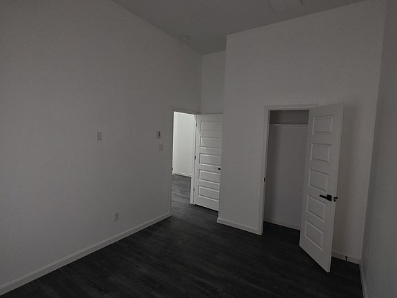 4th image of 35 Foxshire Ln