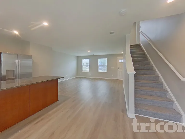 757 Sequoia Dr — Photo 4