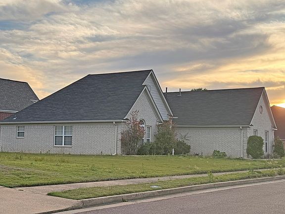 3rd image of 7111 Fernbank Ln