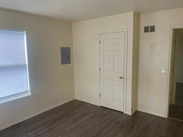 1505 N Commercial Ave #4 — Photo 7