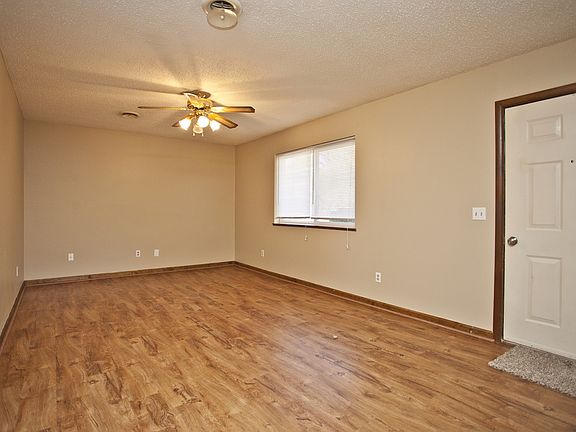 4th image of 311 Willow Ave