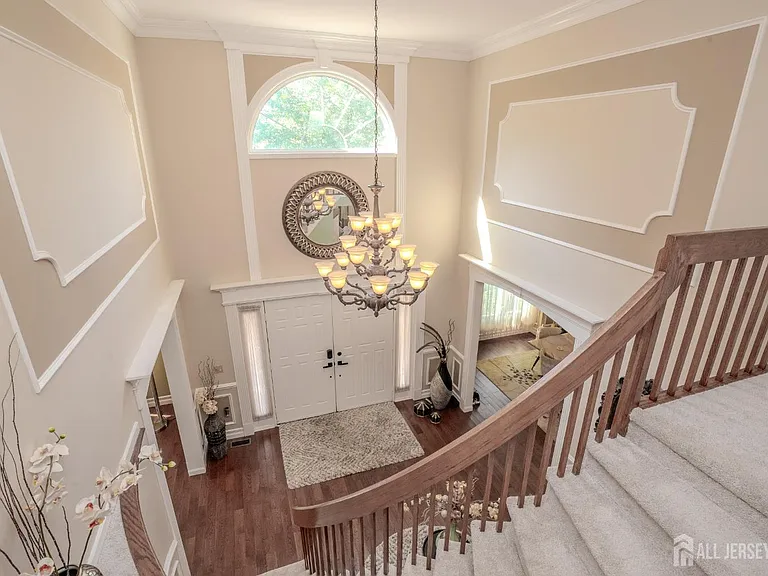 61 Amherst Way — Photo 29