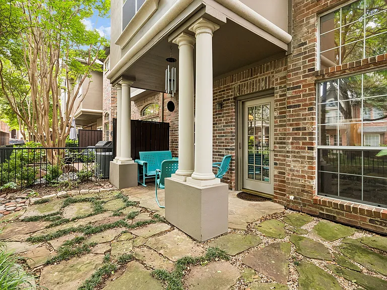 4147 Towne Green Cir — Photo 28