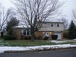 1st image of 39 Parkside Dr