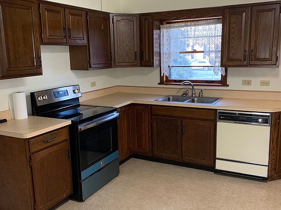 4th image of 14046 Lincoln Ave