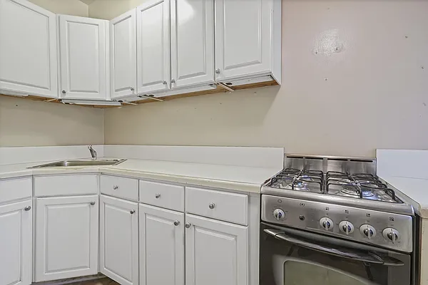 Sold by Avenue Sotheby's International Realty | media 28